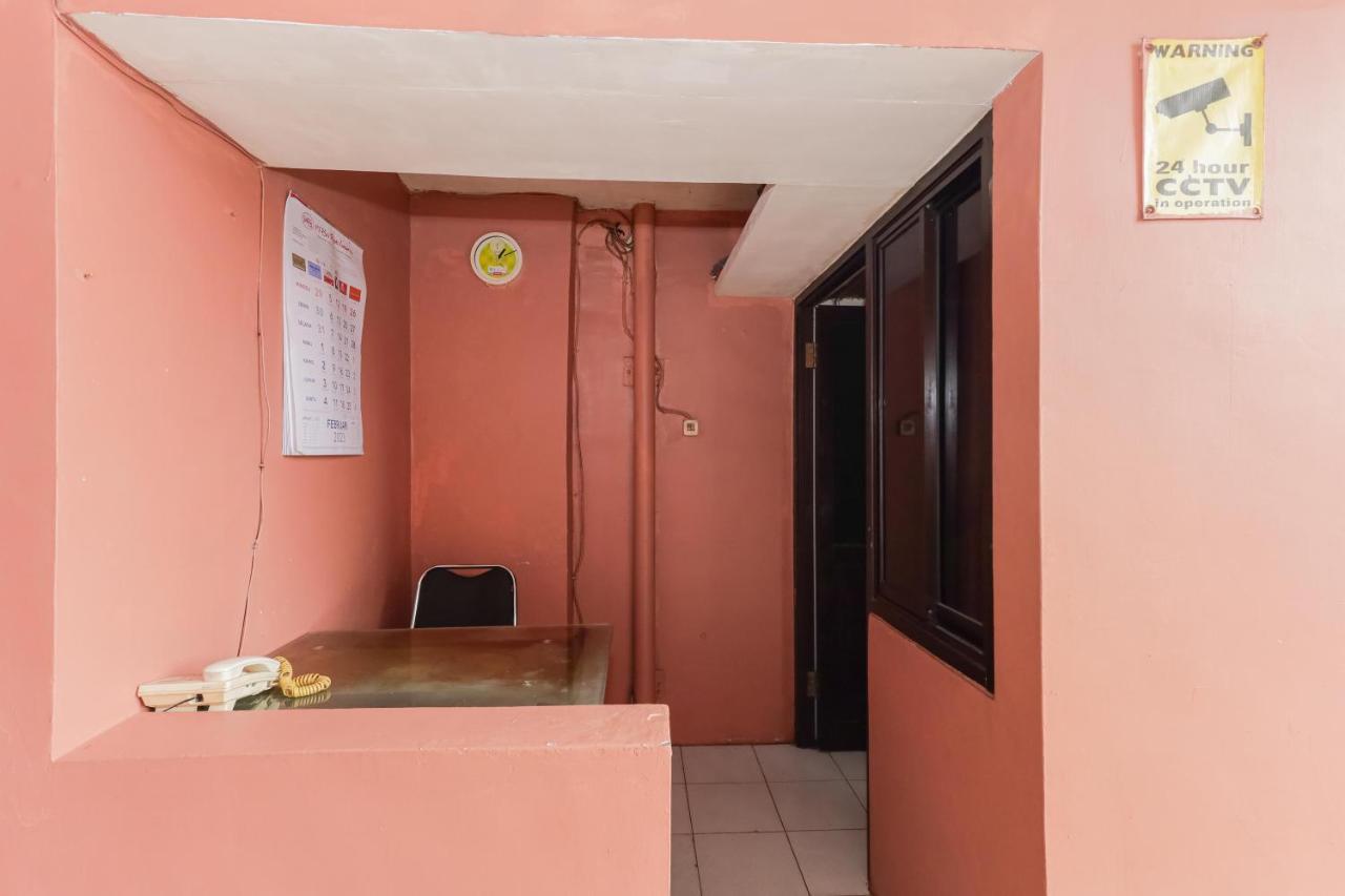 Hotel Reddoorz Syariah Near Stasiun Karet Jakarta Exterior foto