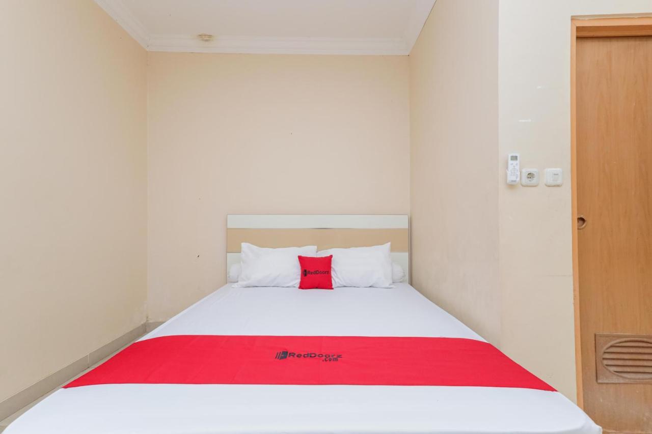 Hotel Reddoorz Syariah Near Stasiun Karet Jakarta Exterior foto