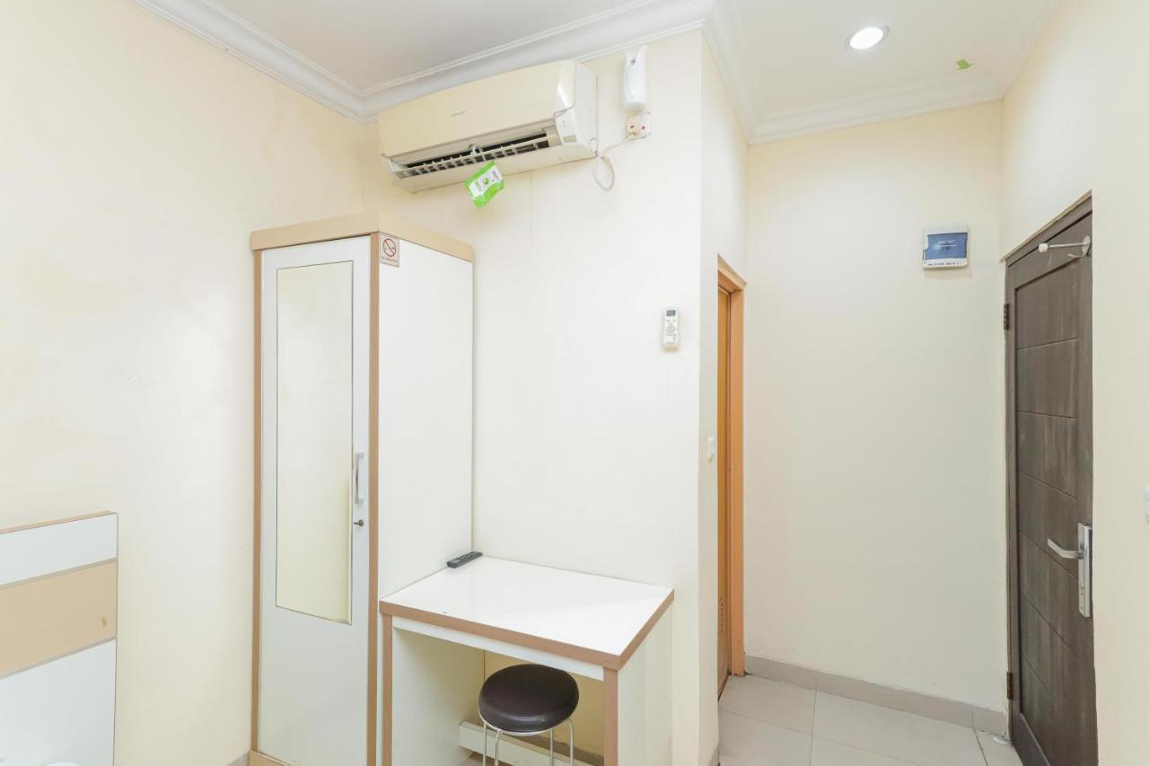 Hotel Reddoorz Syariah Near Stasiun Karet Jakarta Exterior foto