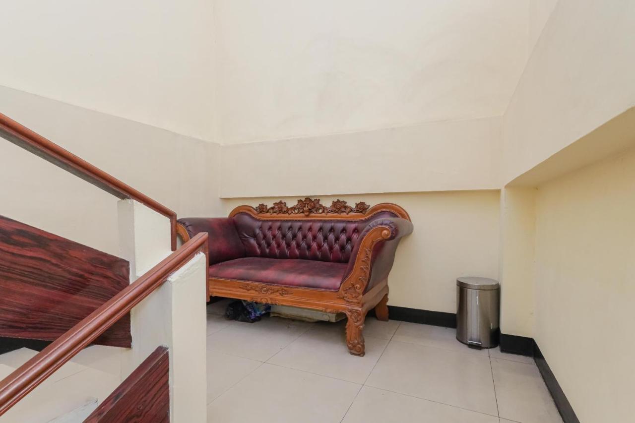 Hotel Reddoorz Syariah Near Stasiun Karet Jakarta Exterior foto